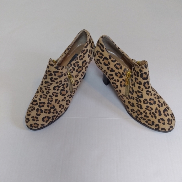 AJ Valenci Leopard Print Leather Heeled Ankle Booties Size 7 - Picture 3 of 10